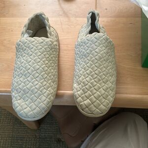 Women’s shoes